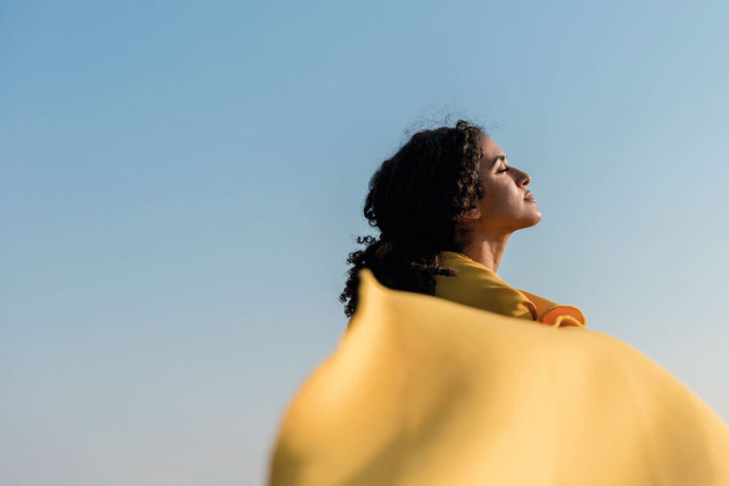 Médico Psiquiatra Particular em Santa Helena – Vitória ES Cuidar da saúde mental é essencial para manter qualidade de vida, bem-estar e equilíbrio emocional. Se você está procurando médico psiquiatra particular em Santa Helena – Vitória ES, o Dr. Luciano Ronchi oferece um atendimento especializado, focado no cuidado individual de cada paciente e em uma abordagem verdadeiramente humanizada. A psiquiatria tem um papel fundamental no tratamento de diversos transtornos mentais, como ansiedade, depressão, síndrome do pânico, transtorno bipolar, estresse e outras condições que podem impactar profundamente a vida pessoal, familiar e profissional. O atendimento psiquiátrico realizado pelo Dr. Luciano Ronchi em Vitória ES busca compreender não apenas os sintomas, mas também toda a história de vida do paciente, suas experiências e os fatores emocionais envolvidos no sofrimento. Atendimento Psiquiátrico Humanizado em Vitória ES Um dos diferenciais do Dr. Luciano Ronchi, médico psiquiatra em Vitória ES, é o atendimento humanizado. Isso significa que cada consulta é conduzida com escuta ativa, respeito e atenção às necessidades individuais de cada pessoa. Muitas vezes, os pacientes procuram ajuda após um longo período de sofrimento emocional. Por isso, o processo terapêutico envolve compreender profundamente o que está por trás das dificuldades enfrentadas. Durante a consulta psiquiátrica, são avaliados diversos aspectos, como: histórico emocional e psicológico sintomas atuais rotina e estilo de vida contexto familiar fatores de estresse A partir dessa análise completa, é possível definir um plano de tratamento personalizado, que pode envolver acompanhamento psiquiátrico, orientação terapêutica e, quando necessário, uso de medicação. Psiquiatra Particular em Santa Helena – Vitória Localizado em Santa Helena, em Vitória ES, o consultório do Dr. Luciano Ronchi atende pacientes que buscam um atendimento psiquiátrico particular com mais tempo de consulta, atenção individualizada e maior profundidade no acompanhamento. A consulta particular permite que o médico dedique mais tempo para entender cada caso, garantindo uma abordagem mais cuidadosa e eficaz. Entre os principais motivos que levam pacientes a buscar um psiquiatra em Vitória ES estão: ansiedade e crises de ansiedade depressão insônia síndrome do pânico estresse intenso transtornos de humor dificuldades emocionais Cada caso é único, e o tratamento psiquiátrico deve ser conduzido de forma individualizada. Consulta com Psiquiatra em Vitória ES A consulta com médico psiquiatra em Vitória ES é um passo importante para recuperar o equilíbrio emocional e melhorar a qualidade de vida. Muitas pessoas ainda têm receio de procurar ajuda psiquiátrica, mas buscar acompanhamento profissional é um ato de cuidado consigo mesmo. O tratamento adequado pode ajudar a reduzir sintomas, melhorar a saúde mental e permitir que o paciente retome suas atividades com mais tranquilidade. O Dr. Luciano Ronchi, psiquiatra em Santa Helena – Vitória ES, está comprometido em oferecer um atendimento acolhedor, ético e profissional, sempre respeitando a individualidade de cada paciente. Agende sua consulta com Psiquiatra em Vitória Se você está enfrentando dificuldades emocionais ou deseja cuidar melhor da sua saúde mental, agendar uma consulta com um psiquiatra particular em Vitória ES pode ser o primeiro passo para uma vida mais equilibrada. O Dr. Luciano Ronchi realiza atendimento com foco no cuidado integral do paciente, buscando entender profundamente cada história e oferecer um tratamento adequado para cada situação. Cuidar da mente é essencial para viver melhor.